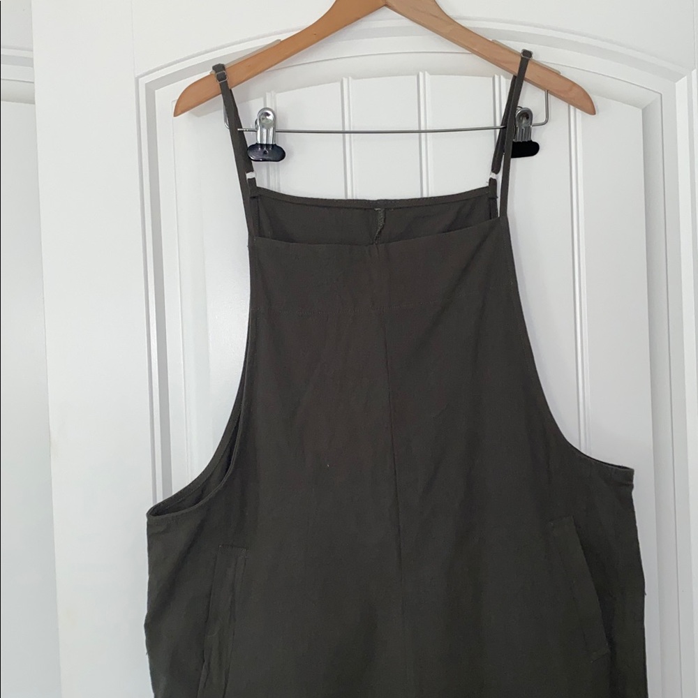 Olive Women's Cropped Wide Leg Jumpsuit size Medium - Picture 2 of 7